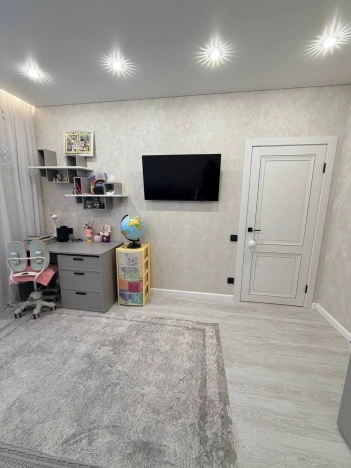 Купить трехкомнатную квартиру в Иркутске. Вариант № 10973729, 10, площадь - квм, цена 23000000 рублей