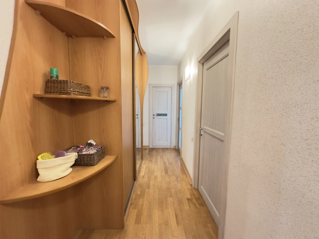 Купить квартиру в Москве. Вариант № 55744, 8, площадь - квм, цена 24490000.0000 рублей