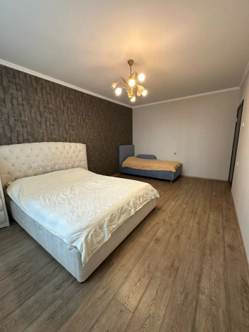 Купить квартиру в Москве. Вариант № 37212, 5, площадь - квм, цена 23900000.0000 рублей