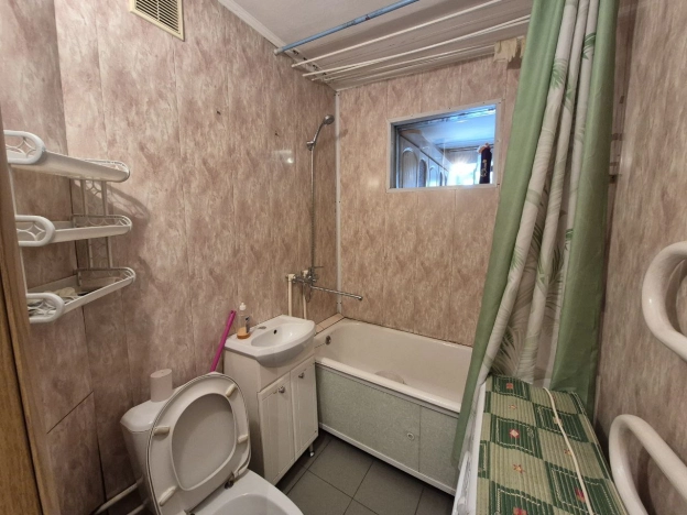 Купить двухкомнатную квартиру в районе Железнодорожный в Улан-Удэ. Вариант № 7633700, 6, площадь -  квм, цена 5799000 рублей