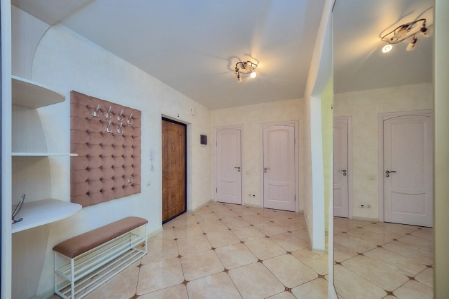 Купить двухкомнатную квартиру в районе Железнодорожный в Рязани. Вариант № 3975570, 8, площадь -  квм, цена 13850000 рублей