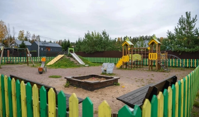 Купить земельный участок на улице Южный склон в Ленинградской области. Вариант № 9508166, 10, площадь -  квм, цена 2111124 рублей