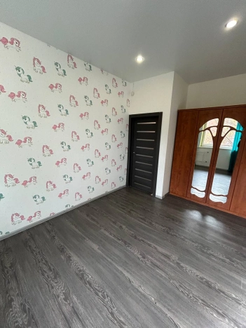 Купить квартиру на улице Лызина в Иркутске. Вариант № 327019, 5, площадь -  квм, цена 4349000 рублей