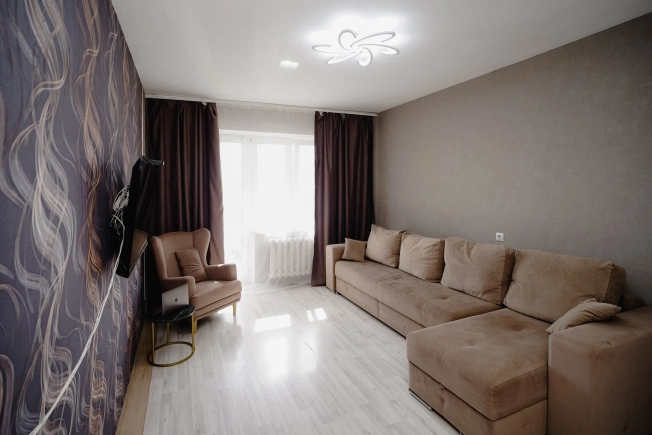 Купить двухкомнатную квартиру в Омске. Вариант № 3468145, 1, площадь -  квм, цена 5600000 рублей