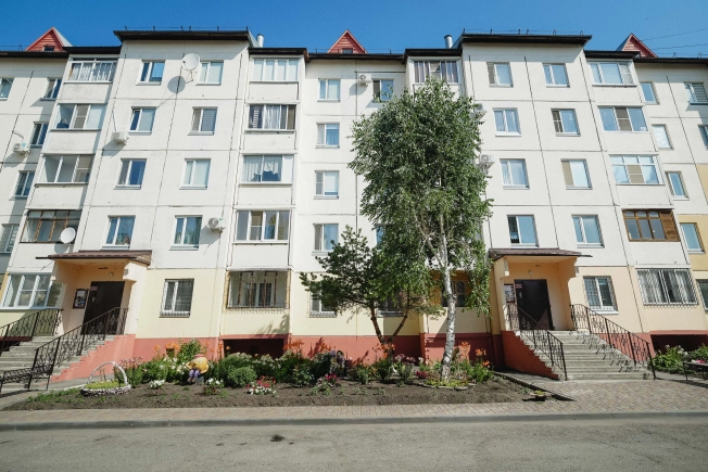 Купить двухкомнатную квартиру на улице Молодогвардейская в Омске. Вариант № 56290, 27, площадь -  квм, цена 6200000 рублей