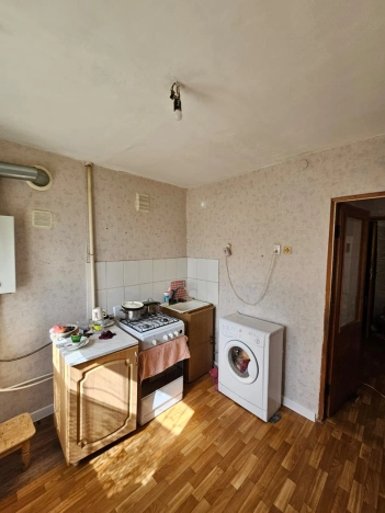 Купить однокомнатную квартиру в Микрорайоне 1-й, Элиста в Элисте. Вариант № 1895566, 10, площадь -  квм, цена 3150000 рублей