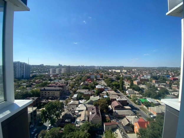 Купить однокомнатную квартиру в Ростовской области. Вариант № 7646296, 10, площадь -  квм, цена 5530000 рублей