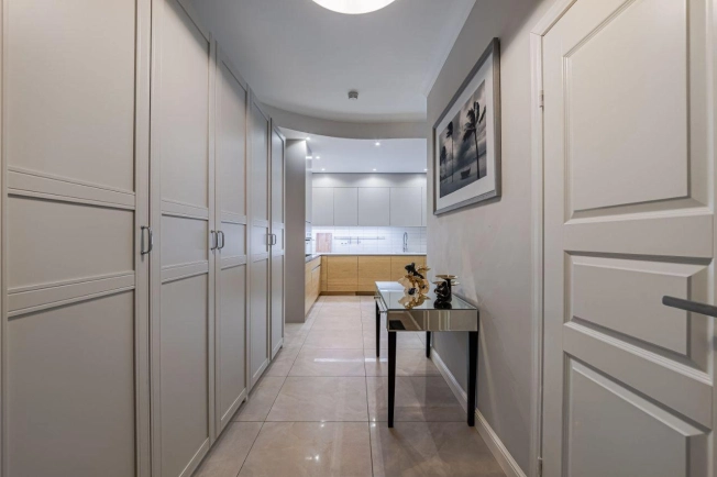 Купить трехкомнатную квартиру на вторичке в ЦАО в Москве. Вариант № 44331, 21, площадь - квм, цена 46555555 рублей