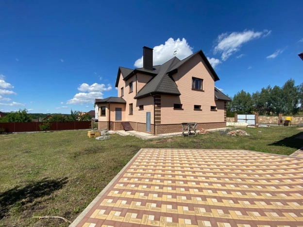 Купить дом на улице Суворова в Белгородской области. Вариант № 403181, 2, площадь -  квм, цена 9200000 рублей