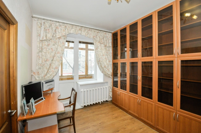 Купить трехкомнатную квартиру в Новосибирской области. Вариант № 8351110, 20, площадь -  квм, цена 19990000 рублей