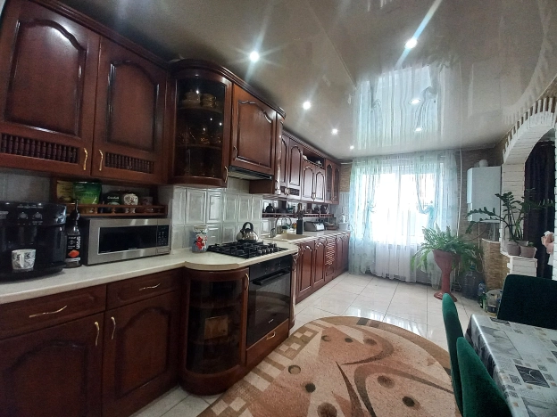 Купить четырехкомнатную квартиру на вторичке в Ивановской области. Вариант № 2889523, 8, площадь -  квм, цена 7120000 рублей