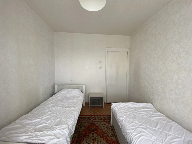 Купить трехкомнатную квартиру в Старом Осколе. Вариант № 31316, 6, площадь -  квм, цена 5000000 рублей