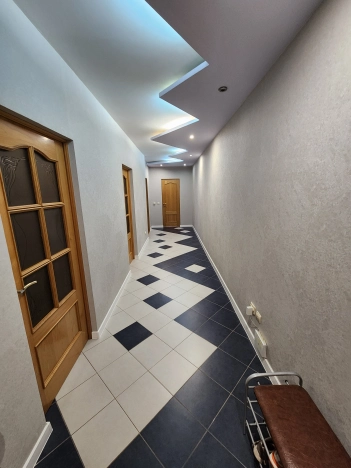 Купить двухкомнатную квартиру в Сыктывкаре. Вариант № 8114252, 17, площадь -  квм, цена 10200000 рублей