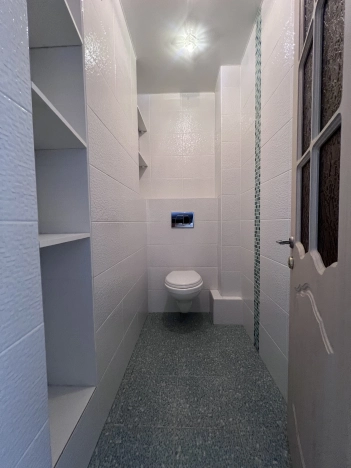 Купить квартиру на вторичке в Кемерове. Вариант № 8397103, 5, площадь -  квм, цена 7250000 рублей