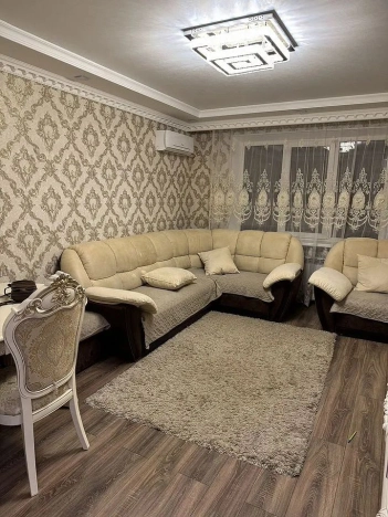 Купить трехкомнатную квартиру в Ростовской области. Вариант № 9710677, 0, площадь -  квм, цена 7900000 рублей