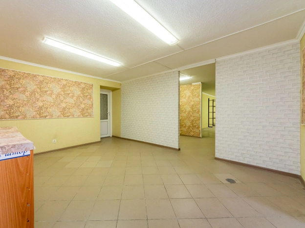 Купить торговые помещения в Калининграде. Вариант № 18275, 3, площадь -  квм, цена 10950000 рублей