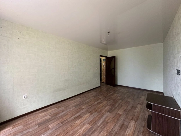 Купить однокомнатную квартиру в Волгограде. Вариант № 9122717, 5, площадь -  квм, цена 3150000 рублей