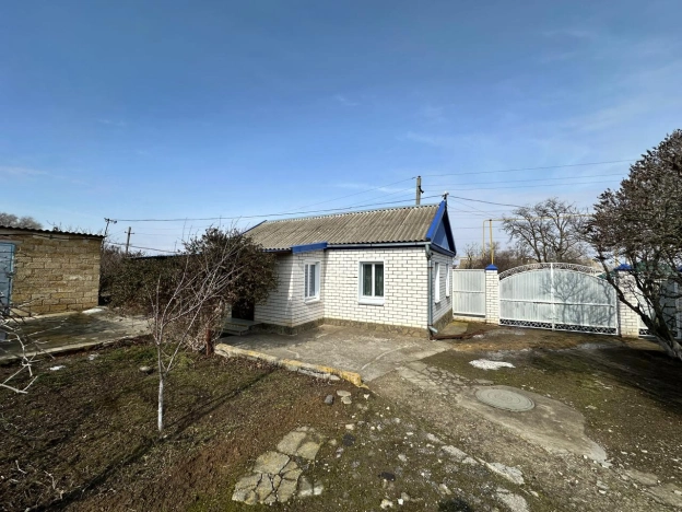 Купить дом в районе Юго-Западный в Элисте. Вариант № 28702, 3, площадь -  квм, цена 9500000 рублей