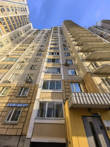 Купить однокомнатную квартиру на улице Шелепихинская набережная в Москве. Вариант № 9511780, 19, площадь -  квм, цена 7100000 рублей