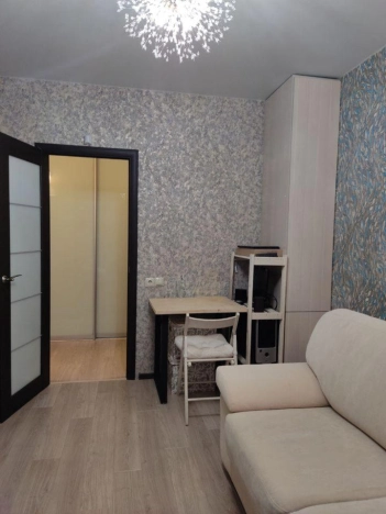 Купить трехкомнатную квартиру в Новосибирске. Вариант № 9561913, 13, площадь -  квм, цена 9900000 рублей