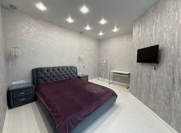 Снять квартиру в районе Ленинградский в Калининграде. Вариант № 9045738, 14, площадь -  квм, цена 75000 рублей