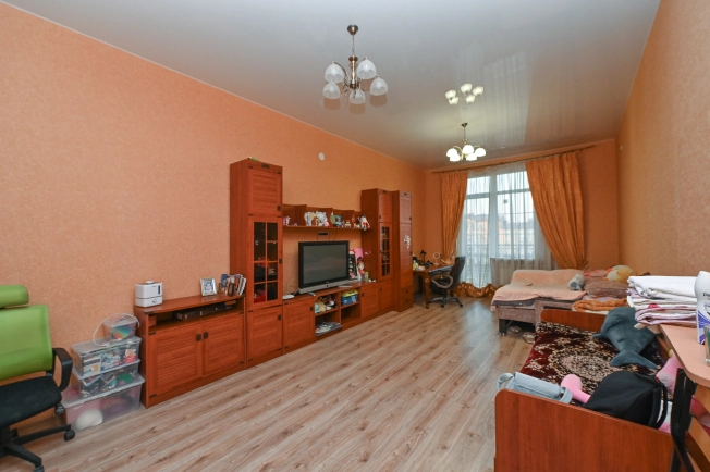 Купить трехкомнатную квартиру в Ростовской области. Вариант № 2897338, 8, площадь -  квм, цена 18400000 рублей