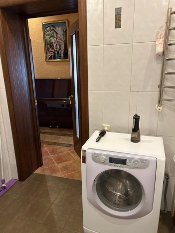 Купить трехкомнатную квартиру в Новосибирске. Вариант № 8665705, 29, площадь -  квм, цена 12500000 рублей