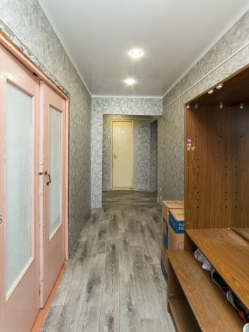 Купить трехкомнатную квартиру в Тюменской области. Вариант № 7802, 12, площадь -  квм, цена 5450000 рублей