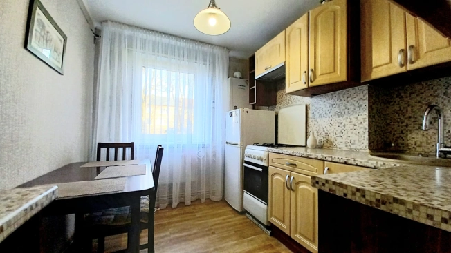 Купить двухкомнатную квартиру на вторичке на улице Центральная в Калининградской области. Вариант № 18480, 9, площадь -  квм, цена 2800000 рублей