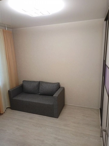 Купить трехкомнатную квартиру на улице Петухова в Новосибирске. Вариант № 3152092, 7, площадь -  квм, цена 8500000 рублей