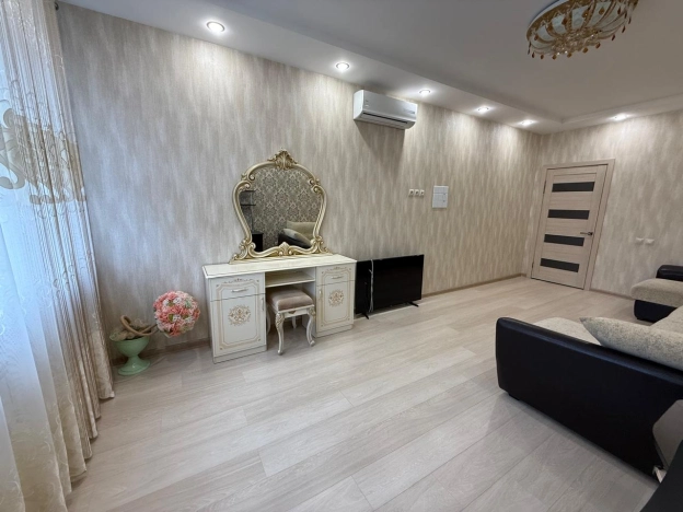 Купить квартиру в районе Ленинский в Воронеже. Вариант № 7611131, 8, площадь -  квм, цена 8750000 рублей