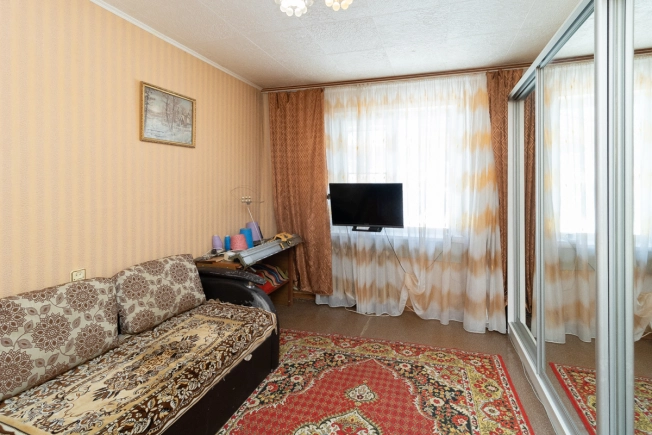 Купить квартиру на вторичке в ЖК Отражение в Владимире. Вариант № 7196, 14, площадь -  квм, цена 6000000 рублей