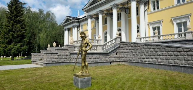 Купить дом на улице Яковлевская в Москве. Вариант № 51944, 3, площадь -  квм, цена 400000000 рублей