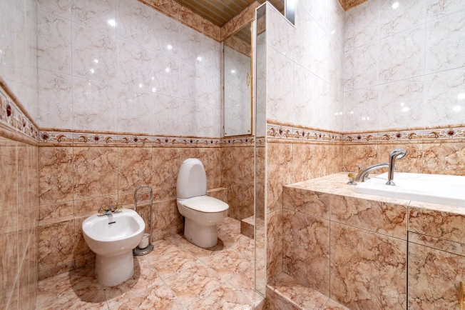 Купить пятикомнатную квартиру в Санкт-Петербурге. Вариант № 10011179, 13, площадь -  квм, цена 35000000 рублей