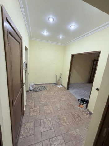 Купить трехкомнатную квартиру на улице Мустая Карима в Москве. Вариант № 10713703, 5, площадь - квм, цена 32980000 рублей