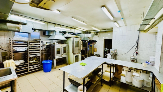 Снять коммерческую недвижимость свободного назначения на улице Зыряновская в Новосибирске. Вариант № 9552235, 4, площадь -  квм, цена 220000 рублей