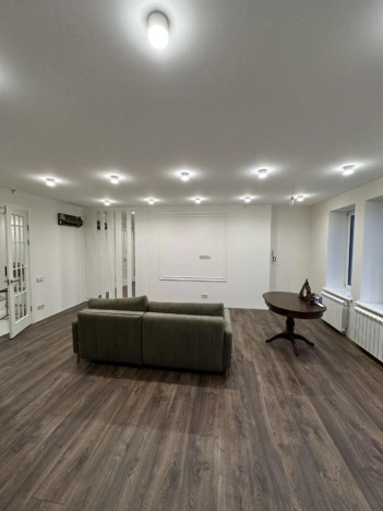 Купить трехкомнатную квартиру в Одинцове. Вариант № 2629923, 2, площадь -  квм, цена 26500000 рублей