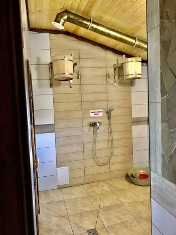 Купить коммерческую недвижимость в Симферополе. Вариант № 9812080, 6, площадь - квм, цена 40000000 рублей