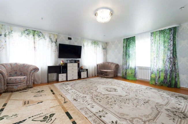 Купить дом в Микрорайоне Восточный, Тобольск в Тобольске. Вариант № 2438, 0, площадь -  квм, цена 3500000 рублей