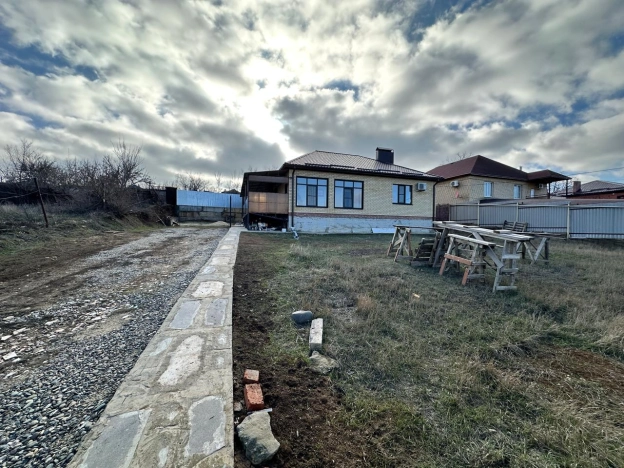 Купить дом на улице Парковая в Элисте. Вариант № 23539, 9, площадь -  квм, цена 11200000 рублей