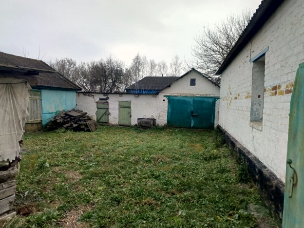 Купить дом в Воронежской области. Вариант № 9815234, 3, площадь -  квм, цена 1300000 рублей