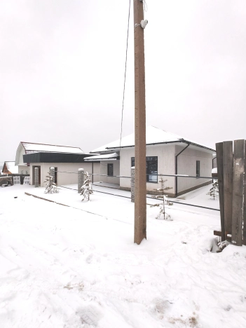 Купить дом на улице Административная в Иркутской области. Вариант № 8335675, 14, площадь - квм, цена 9500000 рублей