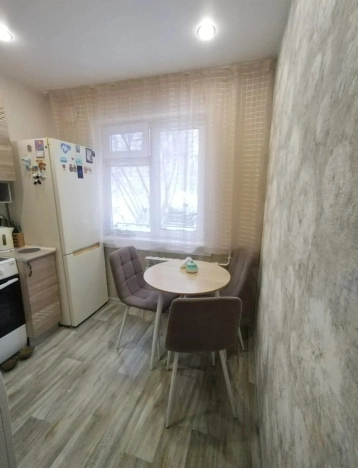 Купить двухкомнатную квартиру в Новосибирске. Вариант № 9799195, 8, площадь -  квм, цена 6500000 рублей