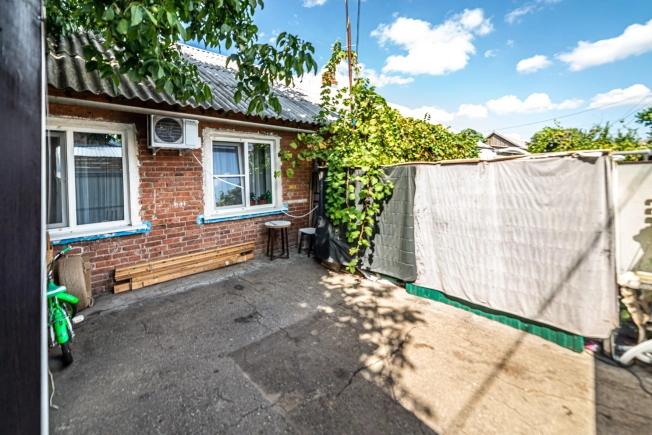 Купить квартиру на улице Гидростроителей в Краснодаре. Вариант № 3790214, 12, площадь -  квм, цена 6000000 рублей