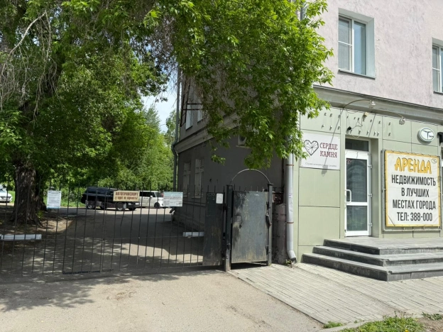 Купить четырехкомнатную квартиру в Омске. Вариант № 5503, 23, площадь -  квм, цена 13900000 рублей