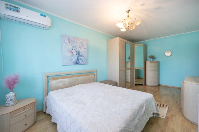 Купить четырехкомнатную квартиру в Амурской области. Вариант № 6693392, 6, площадь -  квм, цена 10300000 рублей