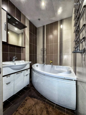 Купить квартиру в Москве. Вариант № 8414328, 18, площадь -  квм, цена 20000000 рублей