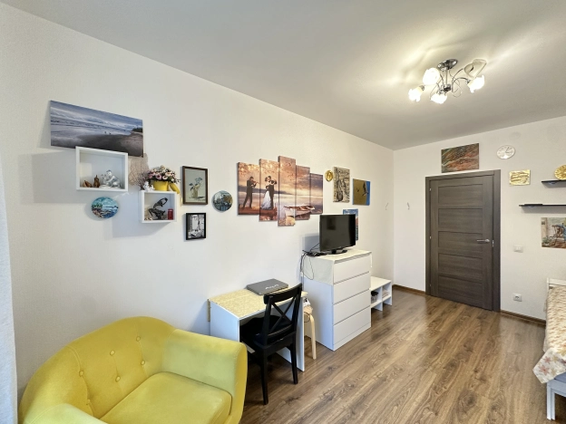 Купить двухкомнатную квартиру в районе Приморский в Санкт-Петербурге. Вариант № 8044418, 15, площадь -  квм, цена 19990000 рублей