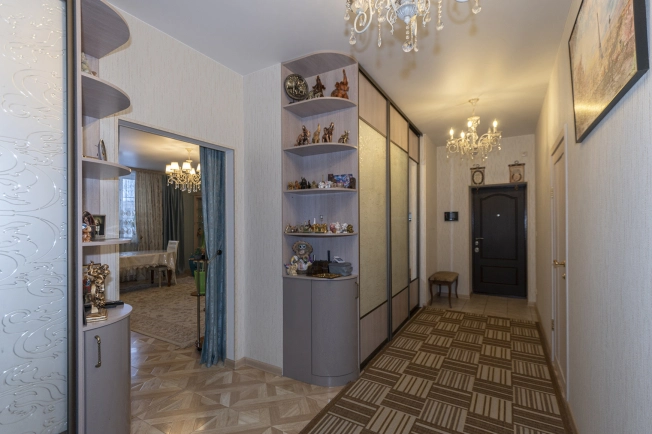 Купить трехкомнатную квартиру в Королёве. Вариант № 1202, 33, площадь - квм, цена 17500000 рублей