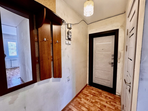 Купить двухкомнатную квартиру в Иркутской области. Вариант № 10639667, 4, площадь -  квм, цена 3850000 рублей